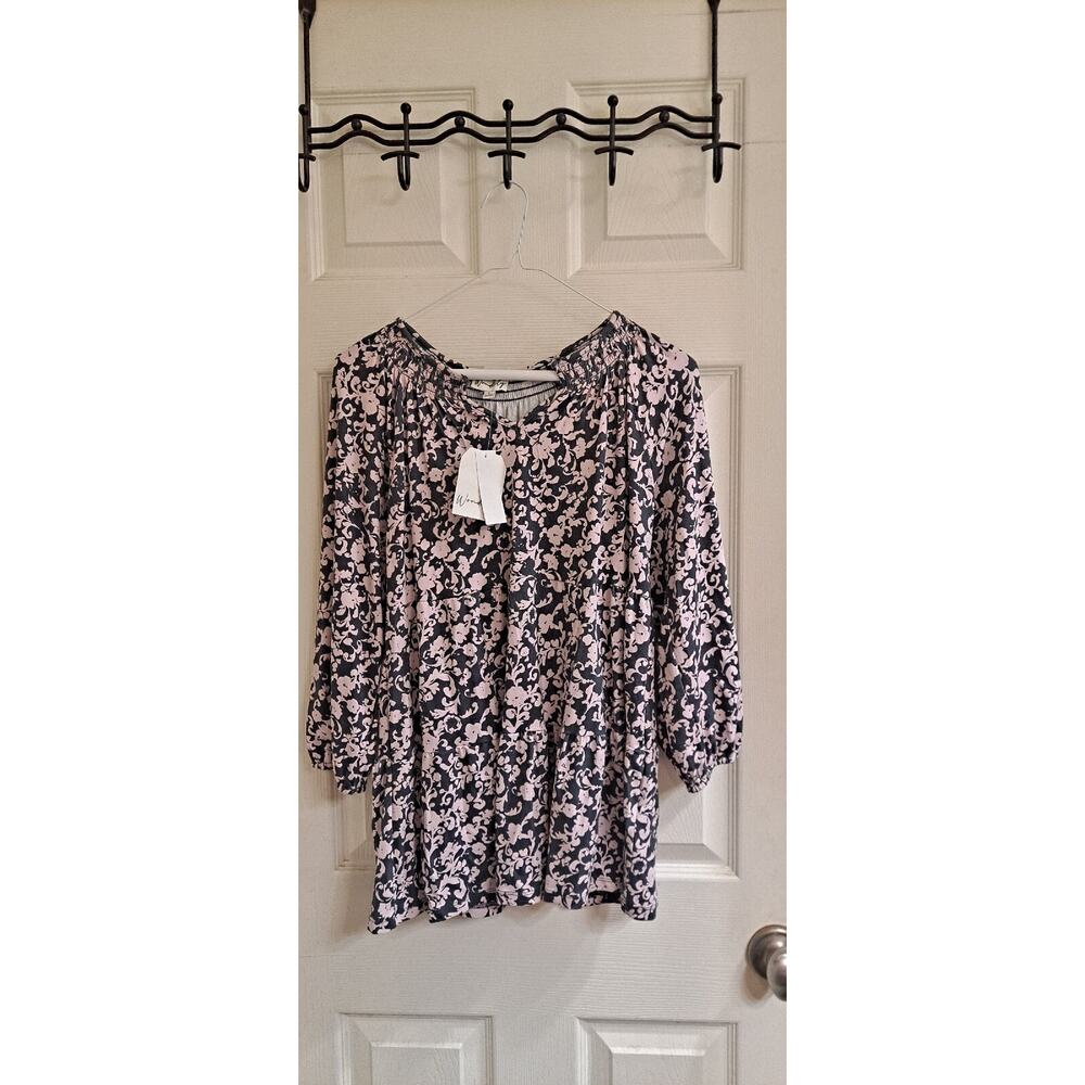 Wonderby Blouse, Women's Size small, tunic, floral gray & pink, NWT $49
